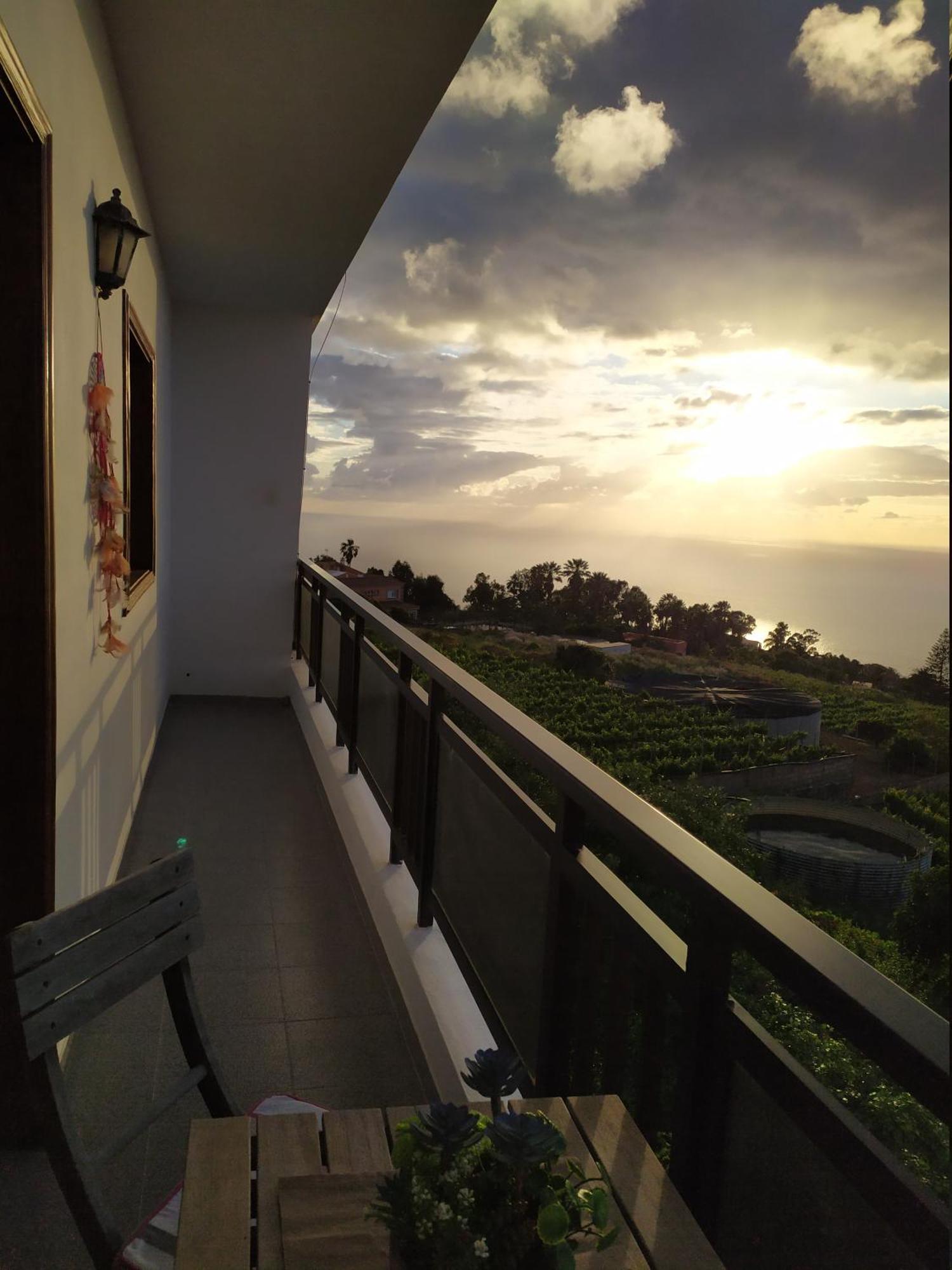 Los Atardeceres Mas Bellos Del Sauzal Exterior photo