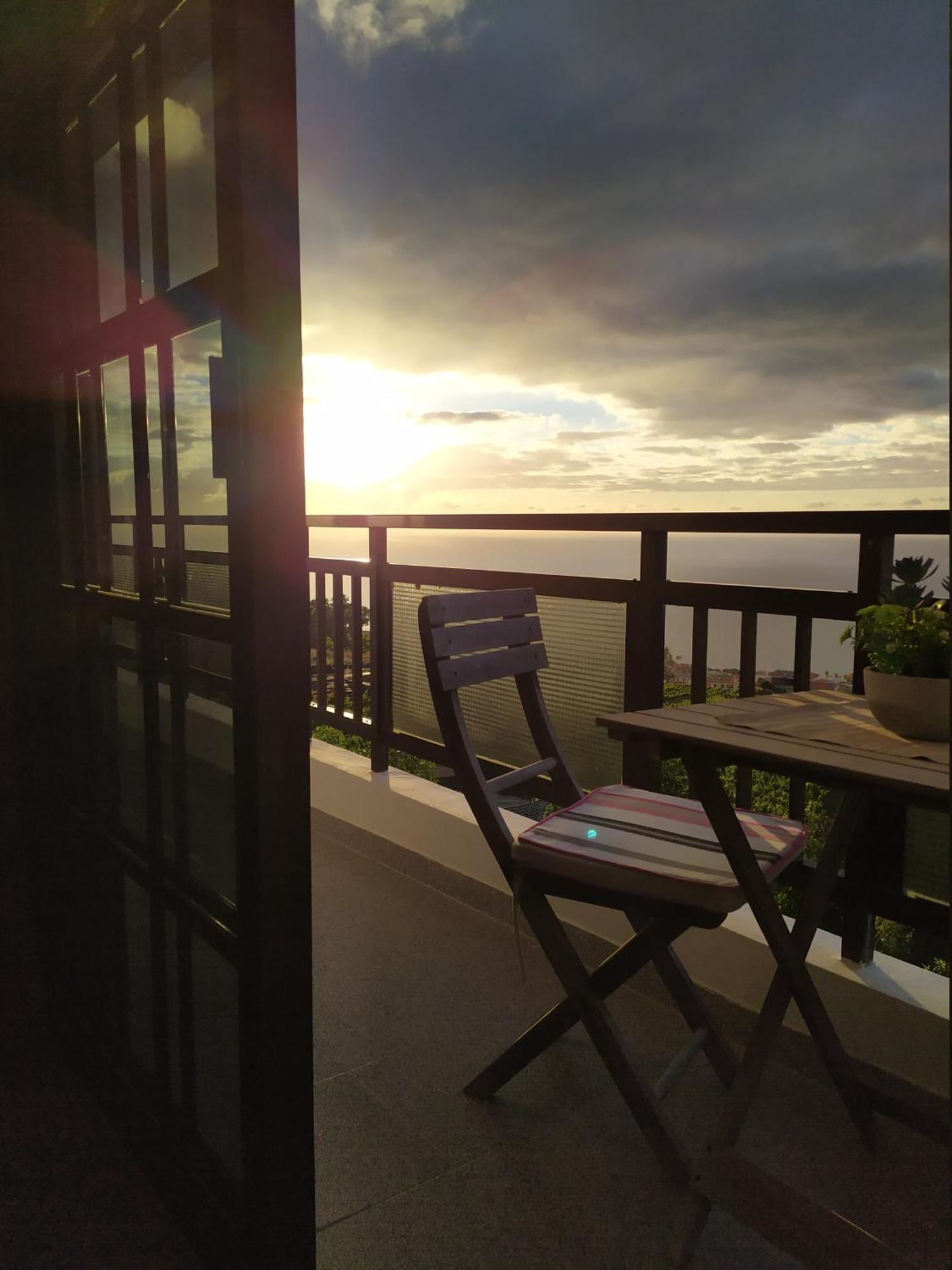 Los Atardeceres Mas Bellos Del Sauzal Exterior photo